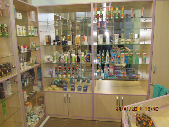 Торговое оборудование для магазина косметики и парфюмерии в ТЦ Ждановичи, г. Минск
