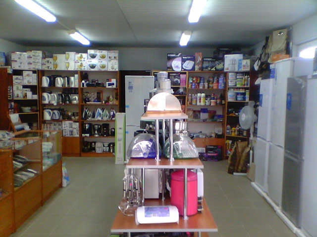 Фото торгового оборудования для хозяйственных магазинов и хозтоваров