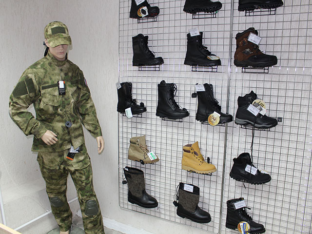 Торговое оборудование для магазина военного одежды, г.Минск